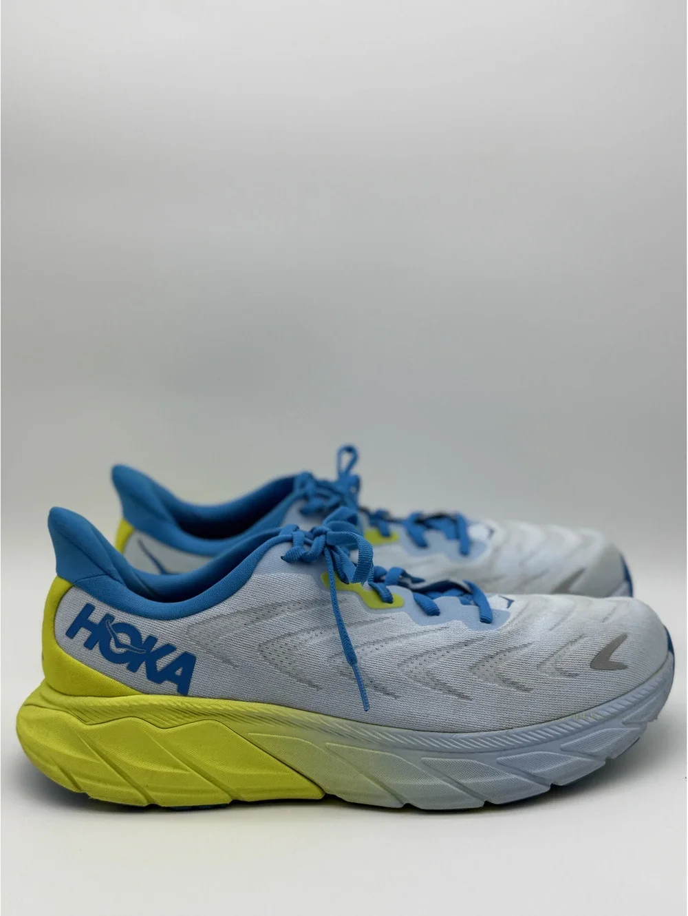 Hoka One One Men's Arahi 6 Running Shoes Size 10D White Blue Yellow